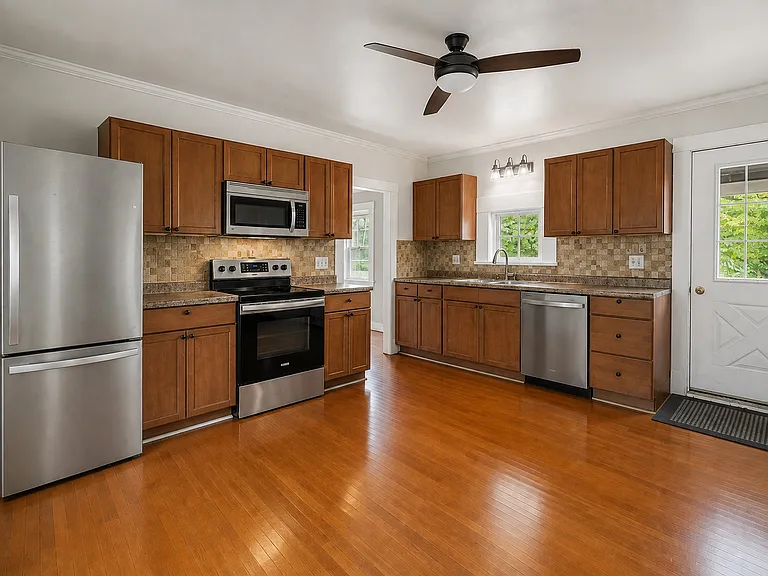 118 Court St #1 — Photo 5
