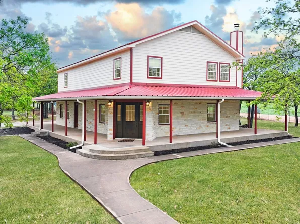 952 Southerland Ln, Weatherford, TX 76088