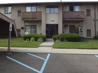 7590 Manor Cir APT 202, Westland, MI 48185