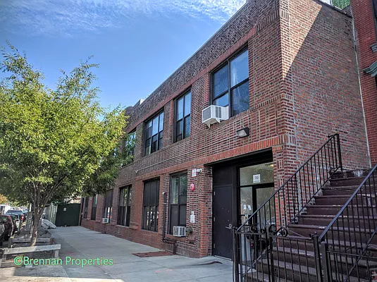 Rented by Manhattan Management LLC | media 2