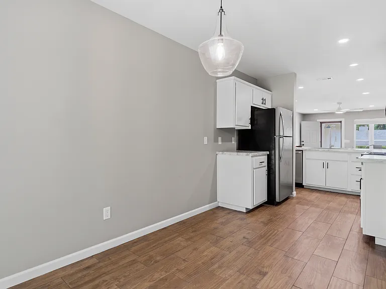 1987 E Wilkins Pl — Photo 10