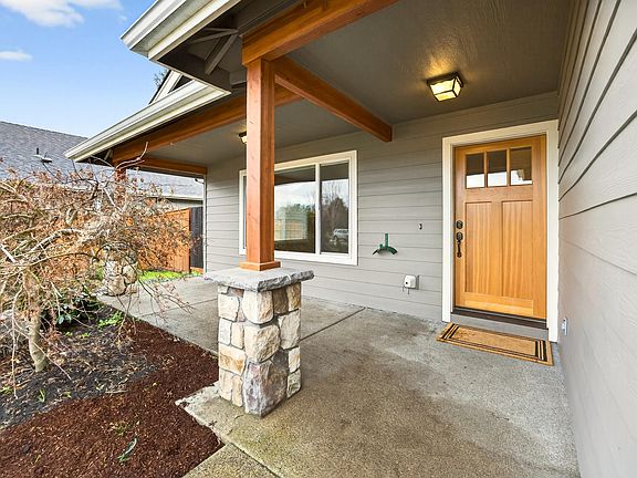 4th image of 1743 Kellenbeck Ave