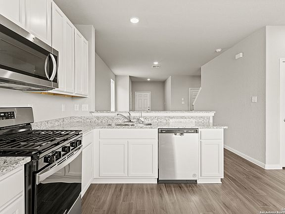 5th image of 8851 Black Oak Drive