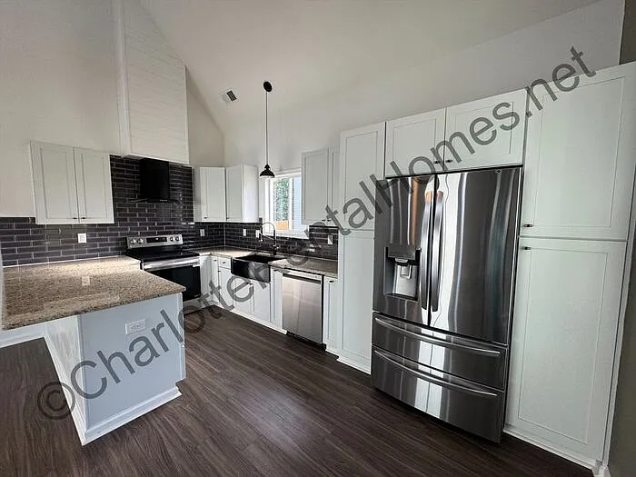 512 N Mulberry St — Photo 4