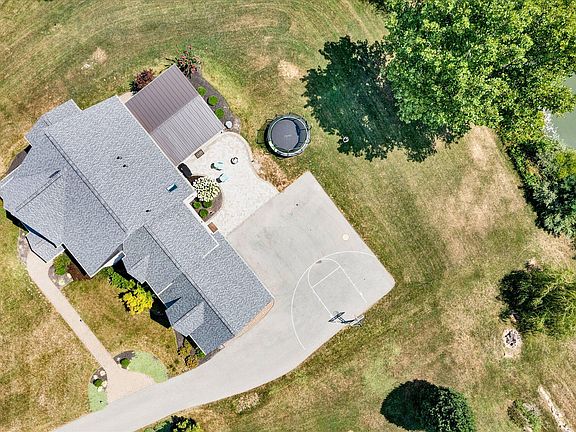 3rd image of 7323 Burkwood Cir