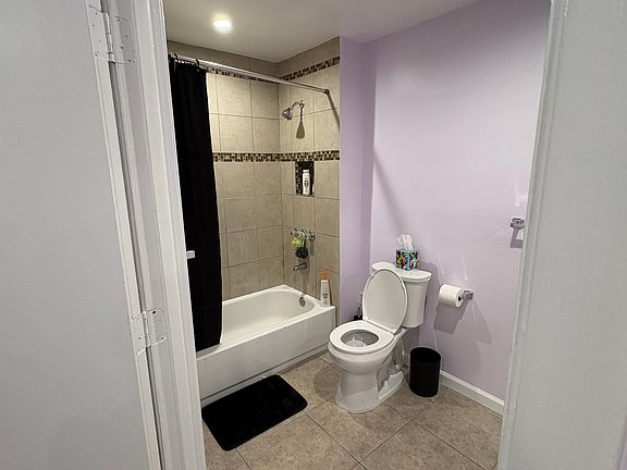 3rd image of 17418 Lahey St