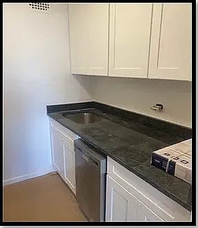 3215 Arlington Avenue — Photo 2