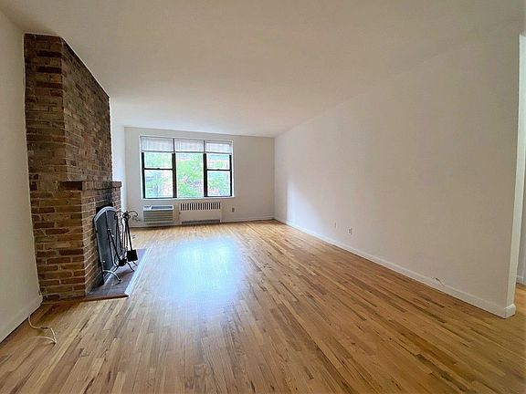 2nd image of 63 Saint Marks Pl #4