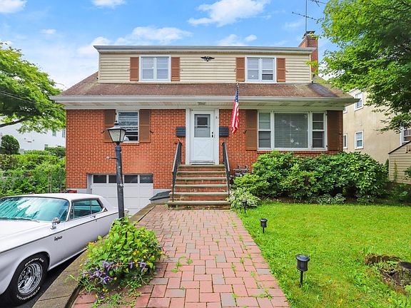 2nd image of 31 Holland St #2
