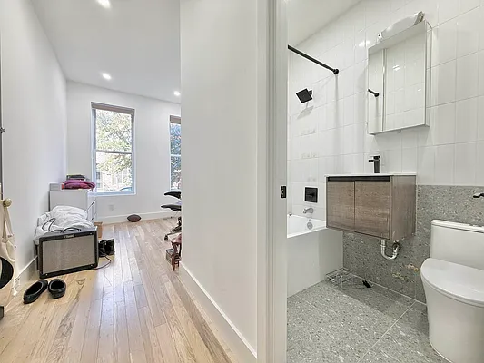 Rented by Doorway NYC, LLC | media 10