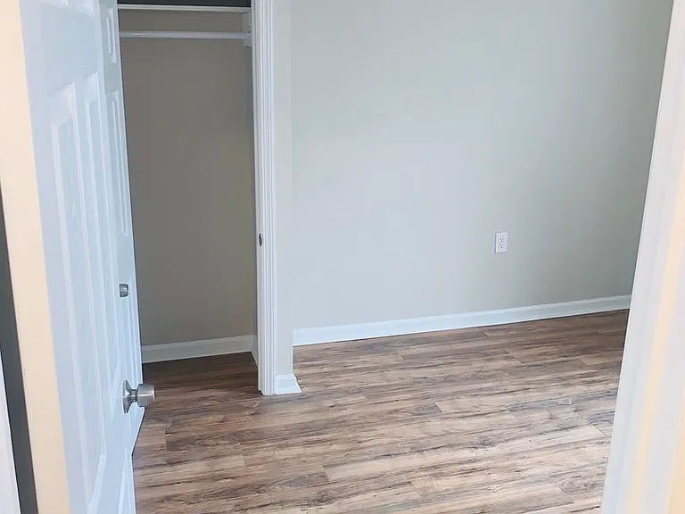 327 Market St — Photo 11