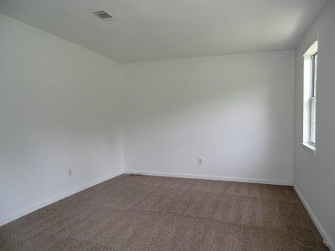 3rd image of 142A Stoneybrooks Pl