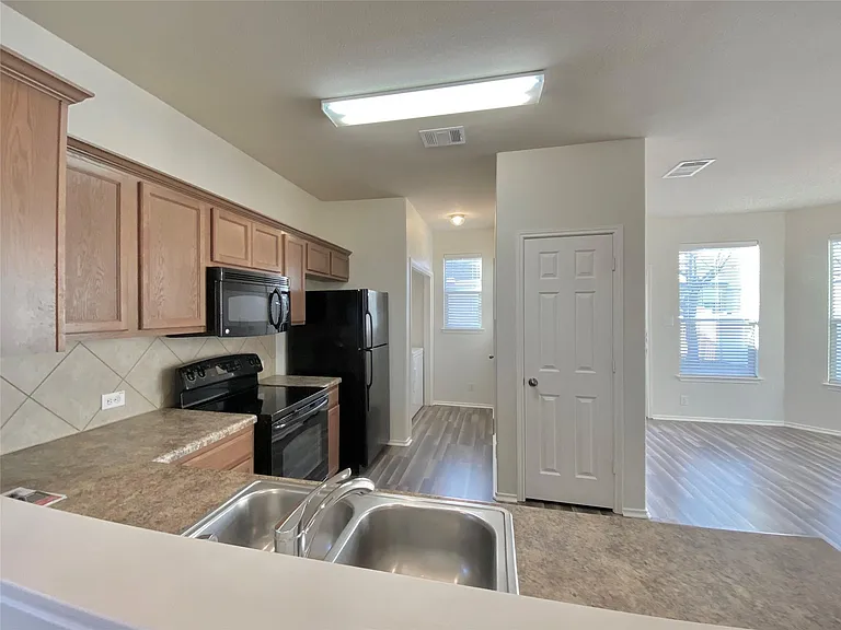 18524 Mammoth Cave Blvd #2 — Photo 6