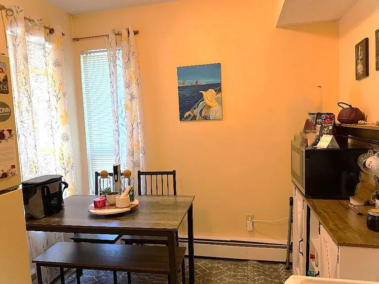 12 Talcott Forest Rd — Photo 3