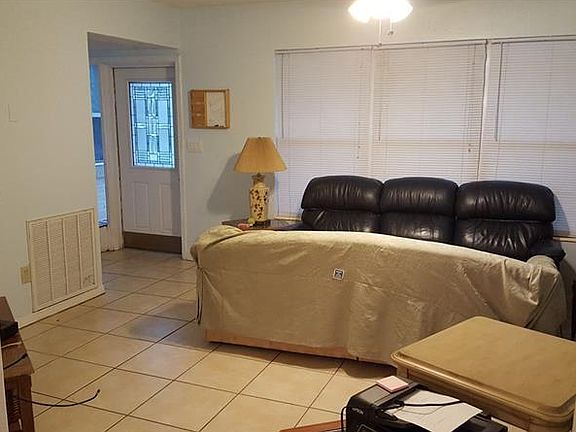 3rd image of 705 E River Dr