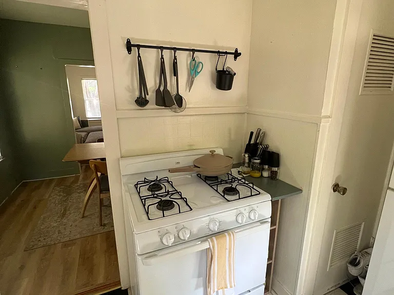 76 Chalmers Ave — Photo 5