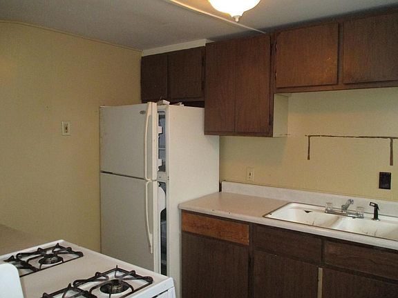 4th image of 1216 McCullough St