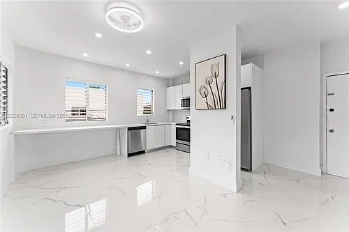 842 Meridian Ave #2D Photo 1