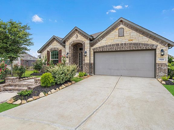 2nd image of 15211 Montezuma Quail Dr