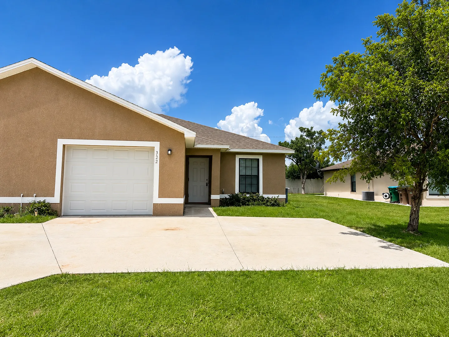3 bedroom 2 bath 1 car garage — Photo 1