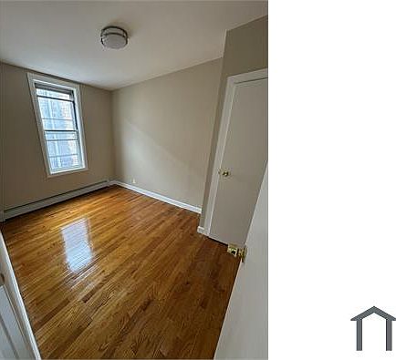 3rd image of 1241 Morrison Ave APT 2R