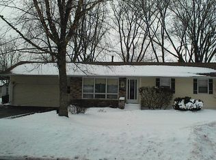 9513 Quaker Ln N, Maple Grove, MN 55369