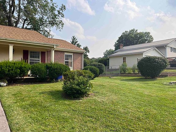 2nd image of 624 Watson Ln