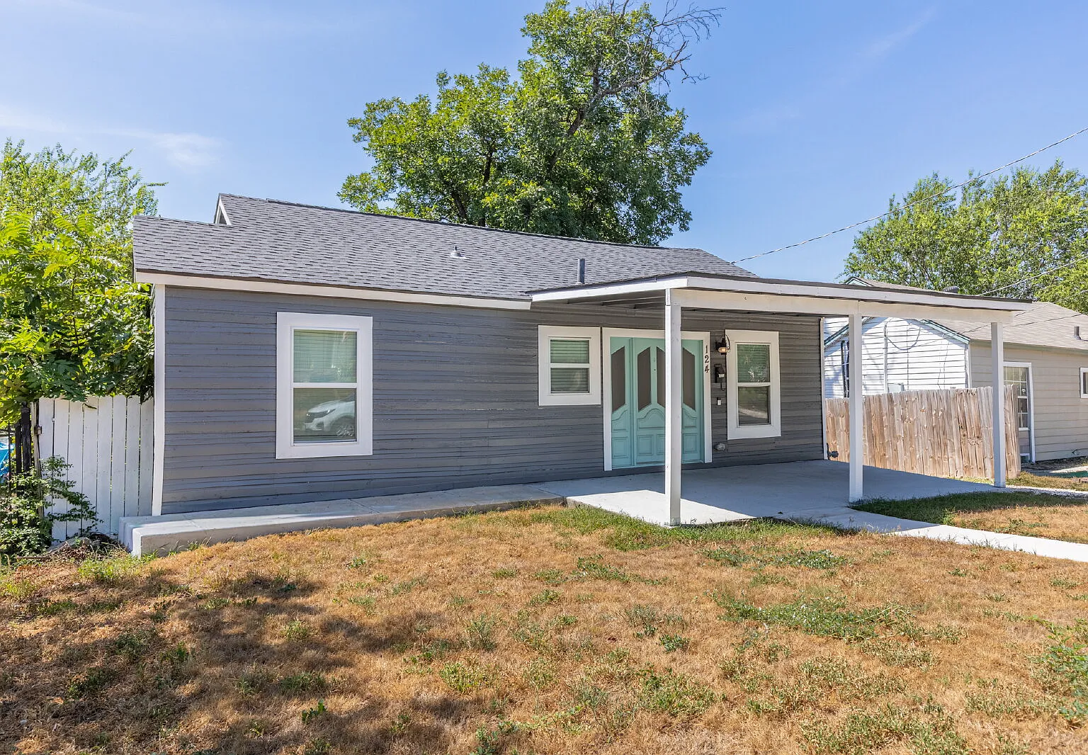 3 bed, 2.0 bath, 992 sqft, $1,400 — Photo 3