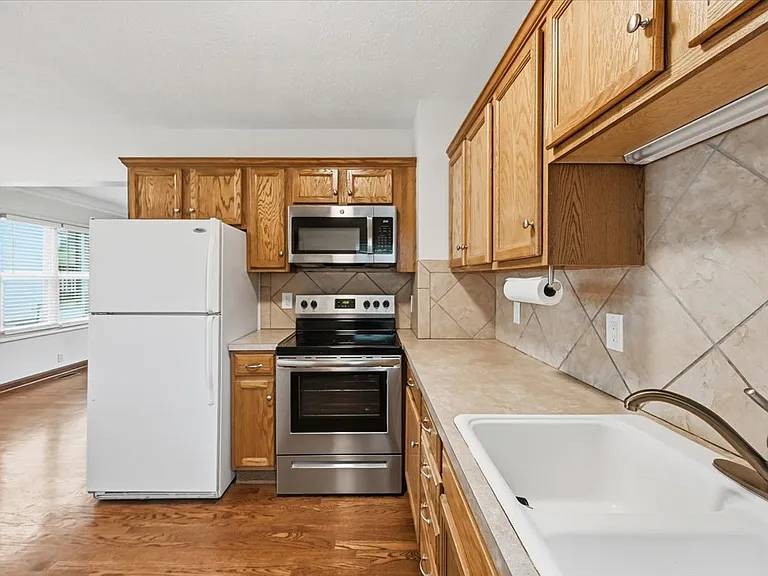 2130 S 61st Ave — Photo 18