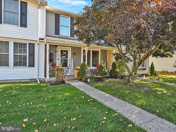 4th image of 373 Adams St