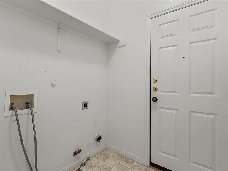 1916 Wheaton Trl — Photo 29