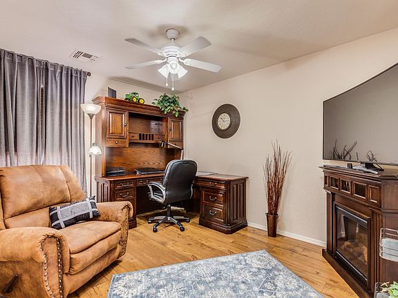 5th image of 321 W Brangus Cir