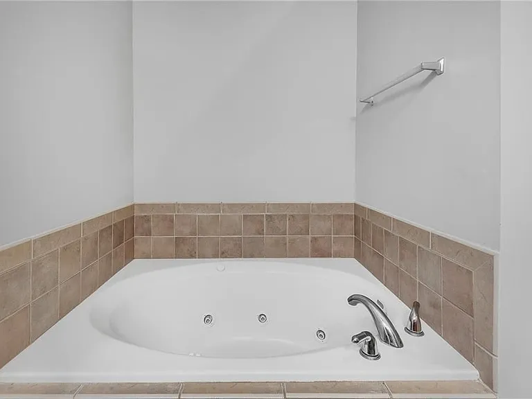 1387 Village Creek Cir — Photo 22