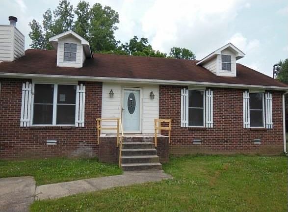 1st image of 105 Rosewood Ct