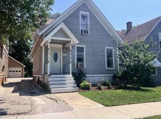 531 Grace St, Elgin, IL 60120