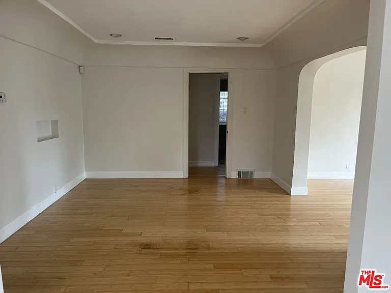 101 N La Peer Dr — Photo 18