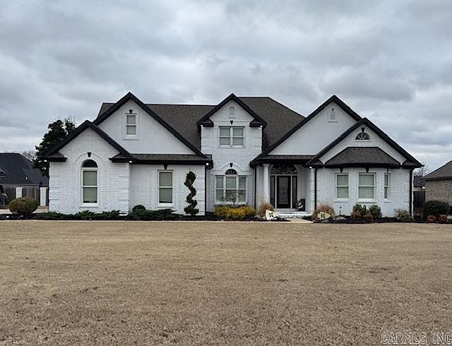 1st image of 803 Sweetbriar Dr