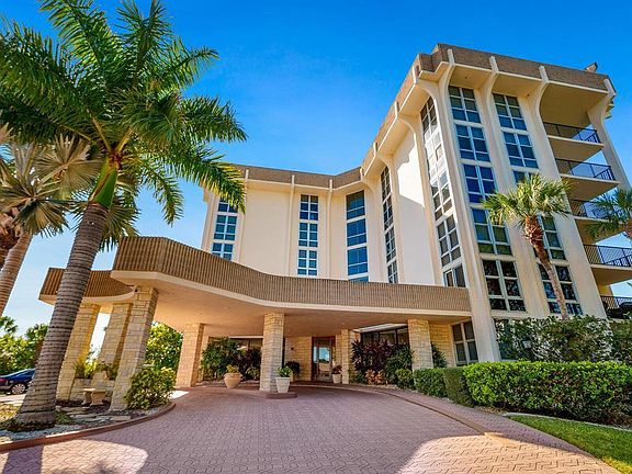 3rd image of 1701 Gulf Of Mexico Dr Unit 207