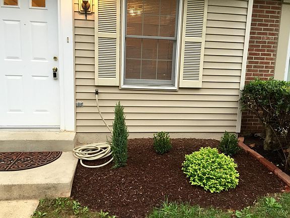 Close up of Front Landscaping