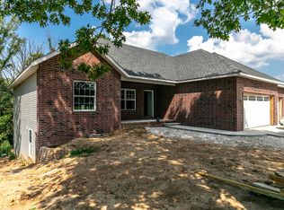 3057 W Caravan St, Springfield, MO 65803