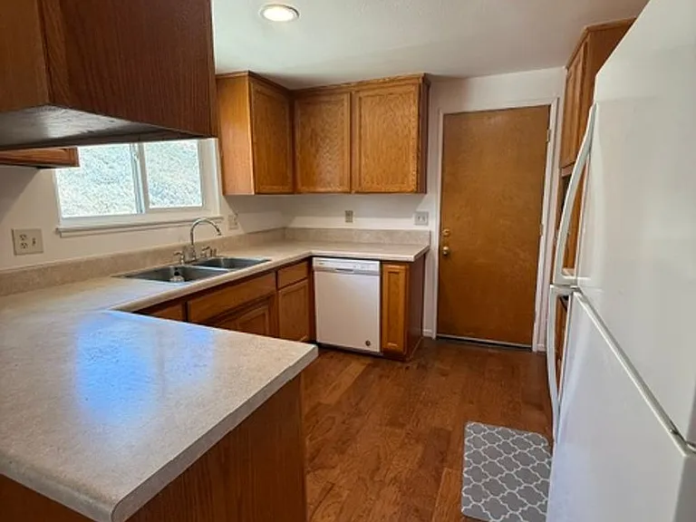 3733 Cullen Ct — Photo 3