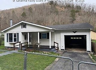 1st image of 558 Corrine Bottom Rd