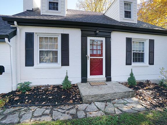 3rd image of 1650 Longbourne St