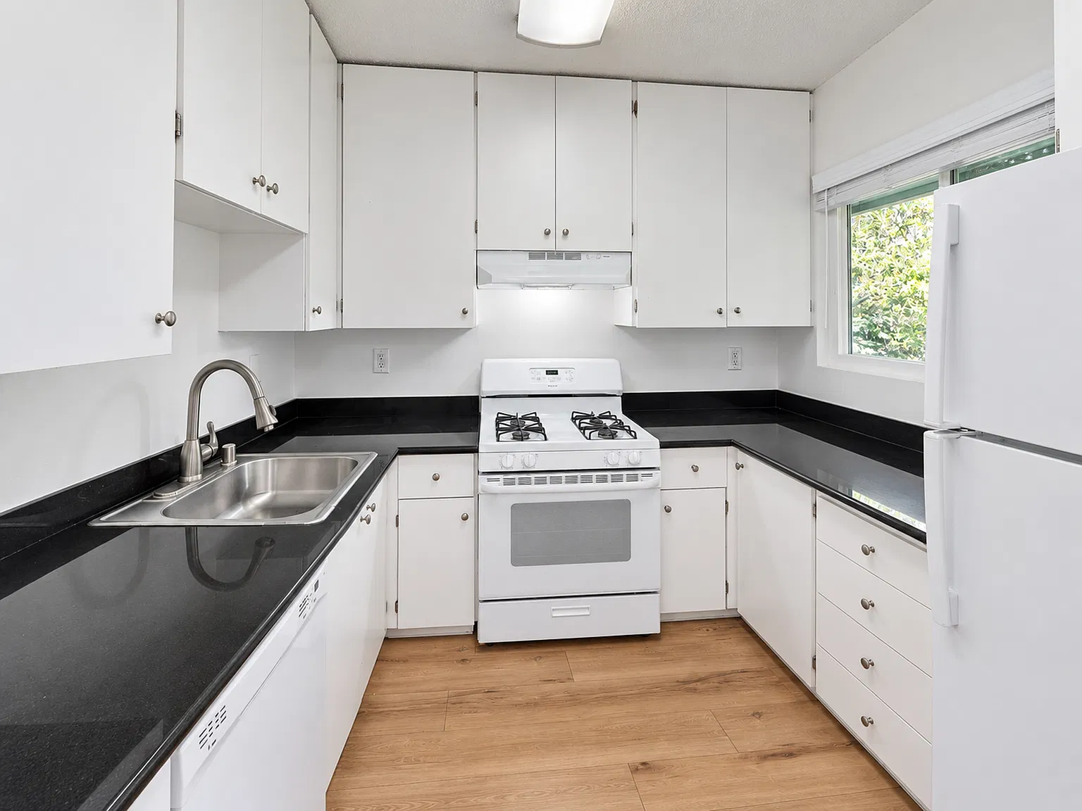1002 Ignacio Blvd — Photo 2