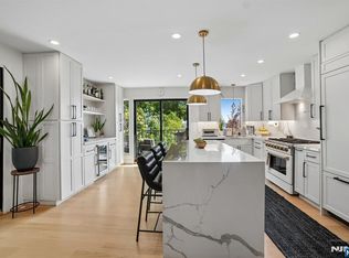 25 Yorkview Drive #CN, Edgewater, NJ 07020