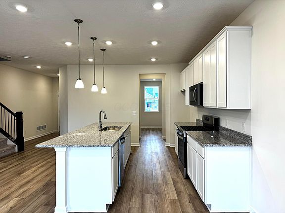 4th image of 337 Honeysuckle St Lot 320