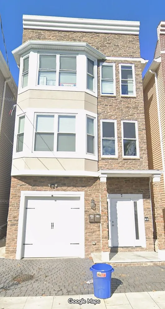 4 bed, 1650 sqft, $3,400 — Photo 1