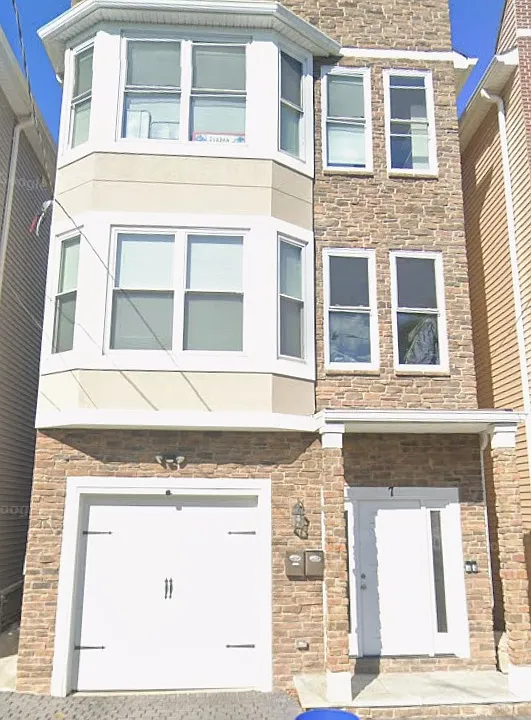 7 Lake St #2