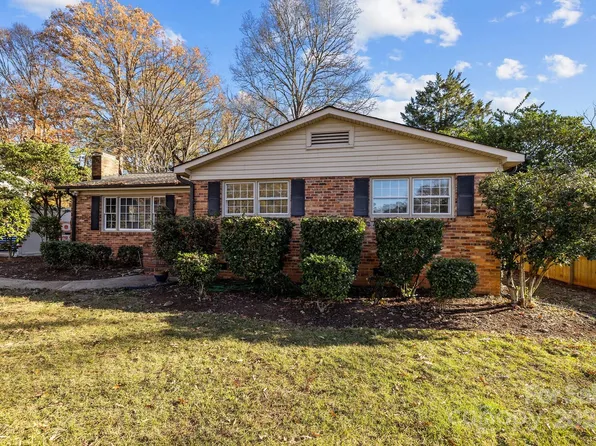 5501 Chedworth Dr, Charlotte, NC 28210