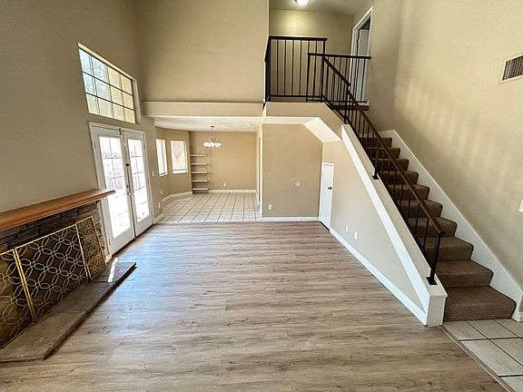 3rd image of 1590 S Sloan Ln